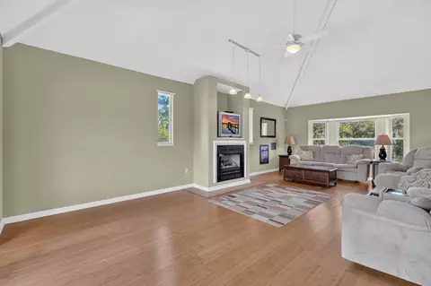 Living - 496 Lakeshore Dr, Saint Augustine, FL 32095 photo 4 of 5