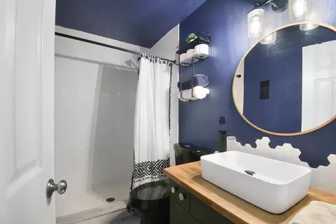 Bath - 48 Navarra Ct, Saint Augustine, FL 32086 photo 1 of 3
