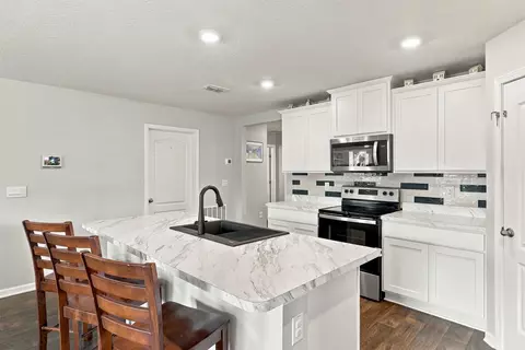 Kitchen - 23 Cannon Ball Dr, Saint Augustine, FL 32084 photo 3 of 5