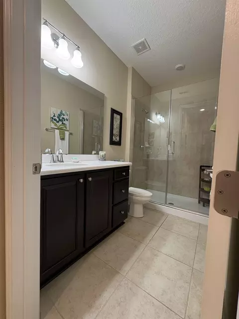 Bath - 33 Medio Dr, Saint Augustine, FL 32095 photo 2 of 4
