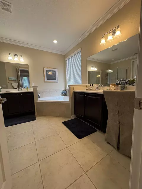 Bath - 33 Medio Dr, Saint Augustine, FL 32095 photo 1 of 4