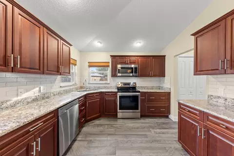 Kitchen - 380 Trade Wind Ln, Saint Augustine, FL 32080 photo 3 of 8