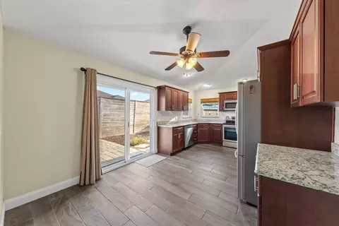 Kitchen - 380 Trade Wind Ln, Saint Augustine, FL 32080 photo 7 of 8