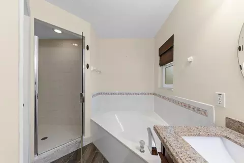 Bath - 380 Trade Wind Ln, Saint Augustine, FL 32080 photo 3 of 6