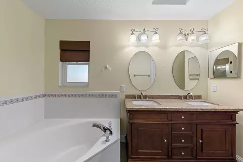Bath - 380 Trade Wind Ln, Saint Augustine, FL 32080 photo 5 of 6