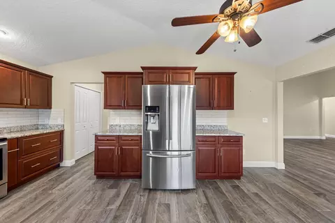 Kitchen - 380 Trade Wind Ln, Saint Augustine, FL 32080 photo 5 of 8