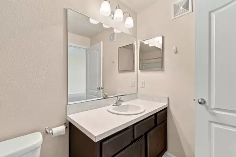 Bath - 1017 Golden Lake Loop, Saint Augustine, FL 32084 photo 4 of 10