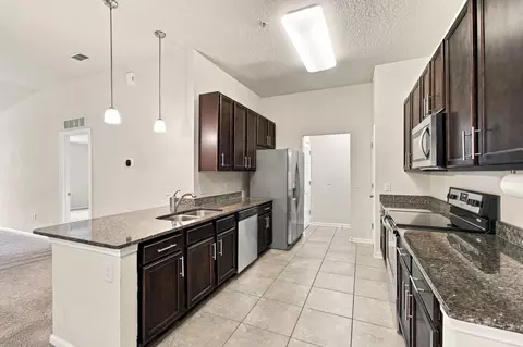 Kitchen - 1017 Golden Lake Loop, Saint Augustine, FL 32084 photo 6 of 11