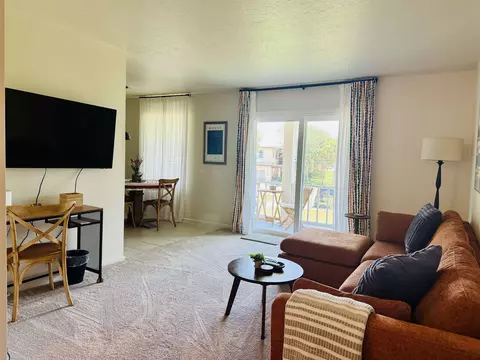 Living - 22 Comares Ave #6C, Saint Augustine, FL 32080 photo 6 of 7
