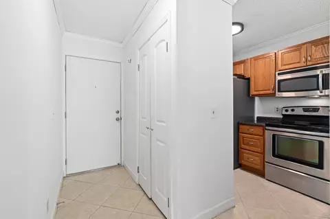 Entry Way - 650 W Pope Rd #266, Saint Augustine, FL 32080 photo 1 of 3
