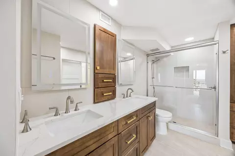 Bath - 2 Dondanville Rd #606, Saint Augustine, FL 32080 photo 1 of 2