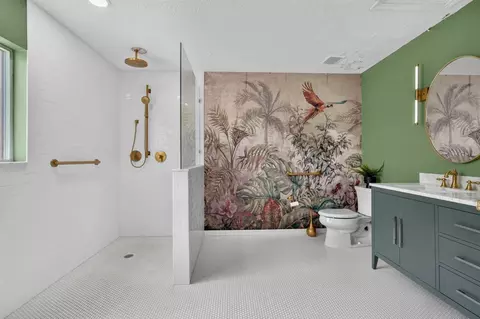 Bath - 184 Marsh Island Cir, St Augustine, FL 32096 photo 2 of 5