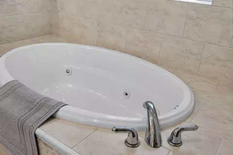 Bath - 1753 Castile St, Saint Augustine, FL 32080 photo 6 of 10