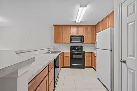Kitchen - 816 S Black Cherry Dr, Saint Johns, FL 32259 photo 2 of 3