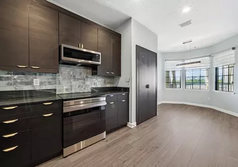 Kitchen - 220 Paseo Terrazza #401, Saint Augustine, FL 32095 photo 2 of 6