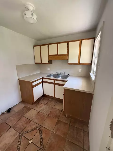 Kitchen - 29 Dufferin St UNIT B, Saint Augustine, FL 32084 photo 1 of 2
