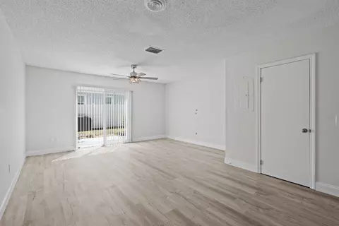 Living - 9 Moultrie Creek Cir, Saint Augustine, FL 32086 photo 2 of 4