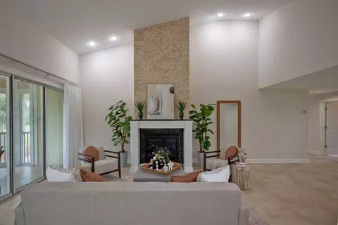 Living - 335 N Shore Cir #1021, Saint Augustine, FL 32092 photo 1 of 2