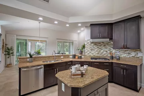 Kitchen - 335 N Shore Cir #1021, Saint Augustine, FL 32092 photo 4 of 7