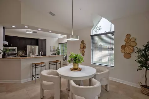 Dining - 335 N Shore Cir #1021, Saint Augustine, FL 32092 photo 1 of 4