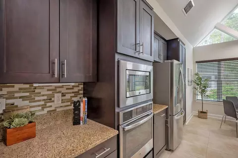 Kitchen - 335 N Shore Cir #1021, Saint Augustine, FL 32092 photo 7 of 7
