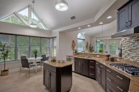 Kitchen - 335 N Shore Cir #1021, Saint Augustine, FL 32092 photo 5 of 7