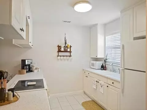 Kitchen - 405 Flagler Blvd #10A, Saint Augustine, FL 32080 photo 2 of 2