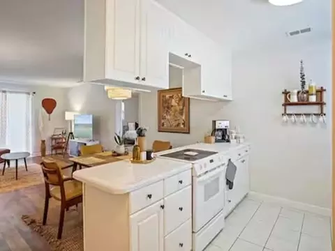 Kitchen - 405 Flagler Blvd #10A, Saint Augustine, FL 32080 photo 1 of 2