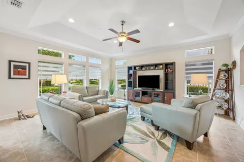 Living - 66 Ocale Ct, Saint Augustine, FL 32084 photo 2 of 7