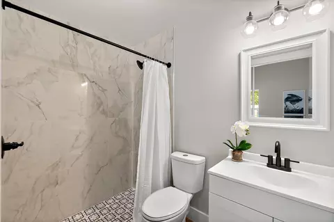 Bath - 816 W 9th St, Saint Augustine, FL 32084 photo 1 of 4