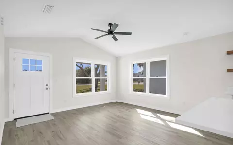 Living - 4705 Avenue B, Saint Augustine, FL 32095 photo 1 of 1