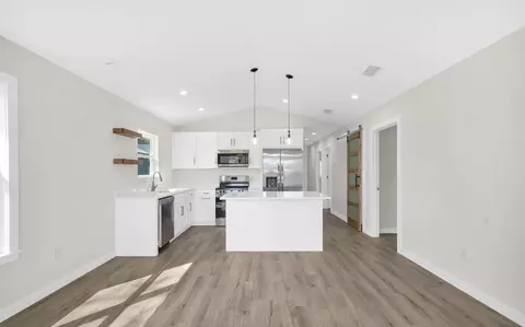 Entry Way - 4705 Avenue B, Saint Augustine, FL 32095 photo 1 of 3