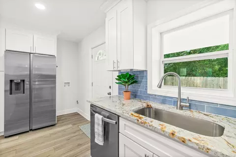 Kitchen - 1301 Hernandez Blvd, Saint Augustine, FL 32080 photo 3 of 4