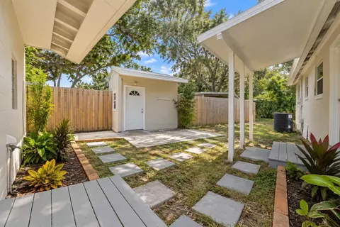 Exterior - 1301 Hernandez Blvd, Saint Augustine, FL 32080 photo 5 of 7