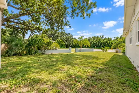 Exterior - 1301 Hernandez Blvd, Saint Augustine, FL 32080 photo 6 of 7