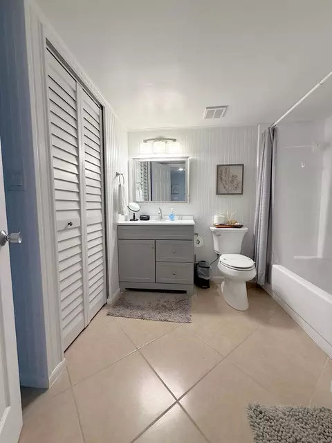 Bath - 4250 A1a S C35, Saint Augustine, FL 32080 photo 1 of 2