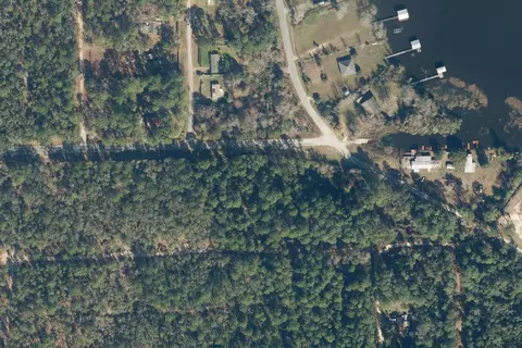 105 Hernando Dr, Florahome, FL 32140 photo 4