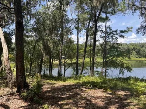 128 Sunset Ln, Interlachen, FL 32148 photo 4