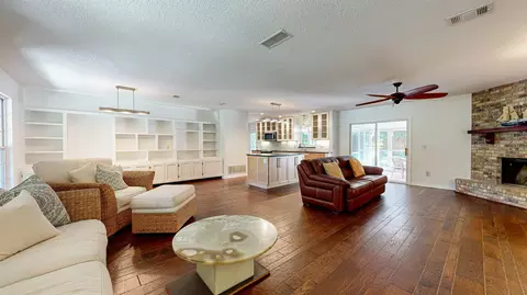 Living - 446 Shamrock Rd, Saint Augustine, FL 32086 photo 2 of 7