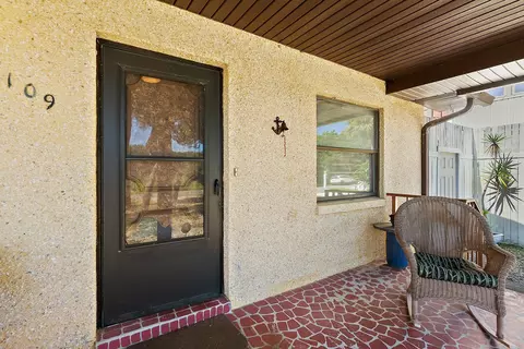 Exterior - 109 Ferdinand Ave, Saint Augustine, FL 32080 photo 4 of 9