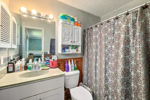 Bath - 109 Ferdinand Ave, Saint Augustine, FL 32080 photo 1 of 2