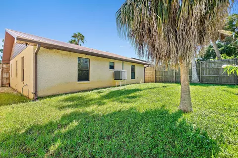 Exterior - 109 Ferdinand Ave, Saint Augustine, FL 32080 photo 6 of 9