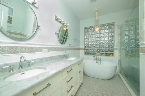 Bath - 400 San Nicolas Way, Saint Augustine, FL 32080 photo 2 of 6
