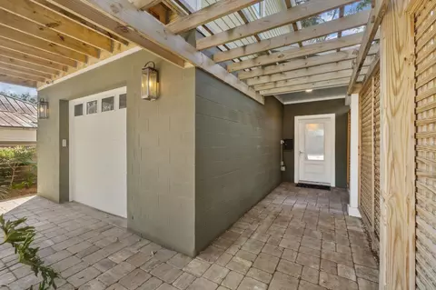 Exterior - 148 Oneida St, Saint Augustine, FL 32084 photo 7 of 20