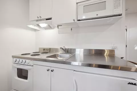 Kitchen - 148 Oneida St, Saint Augustine, FL 32084 photo 4 of 4