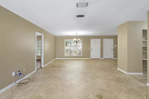 Living - 604 San Jose Rd, Saint Augustine, FL 32086 photo 7 of 8