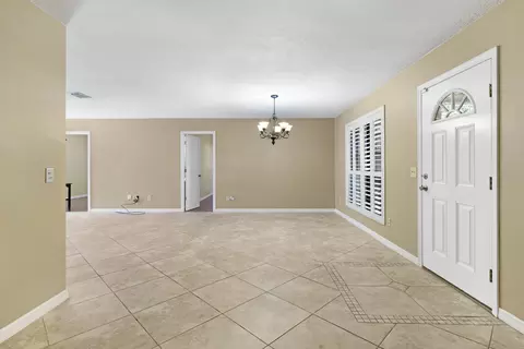 Living - 604 San Jose Rd, Saint Augustine, FL 32086 photo 8 of 8