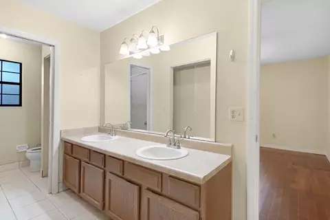 Bath - 604 San Jose Rd, Saint Augustine, FL 32086 photo 2 of 4