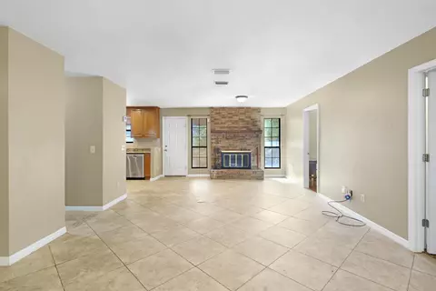 Living - 604 San Jose Rd, Saint Augustine, FL 32086 photo 3 of 8