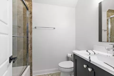 Bath - 1954 N Loop Pkwy, Saint Augustine, FL 32095 photo 3 of 4